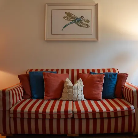 Apartment The Roost Westport